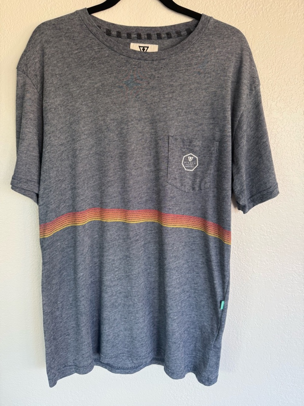 Men’s VISSLA Heather Gray/Blue Short-Sleeve Tee with Sunset Stripe Size Large